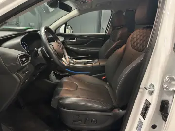 HYUNDAI Santa Fe Prime Hybrid  nur 16.000 km 19Zoll 360