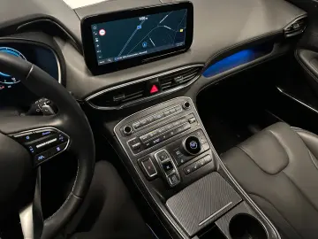 HYUNDAI Santa Fe Prime Hybrid  nur 16.000 km 19Zoll 360