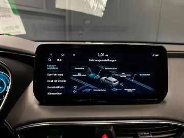 HYUNDAI Santa Fe Prime Hybrid  nur 16.000 km 19Zoll 360