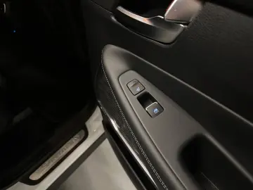 HYUNDAI Santa Fe Prime Hybrid  nur 16.000 km 19Zoll 360