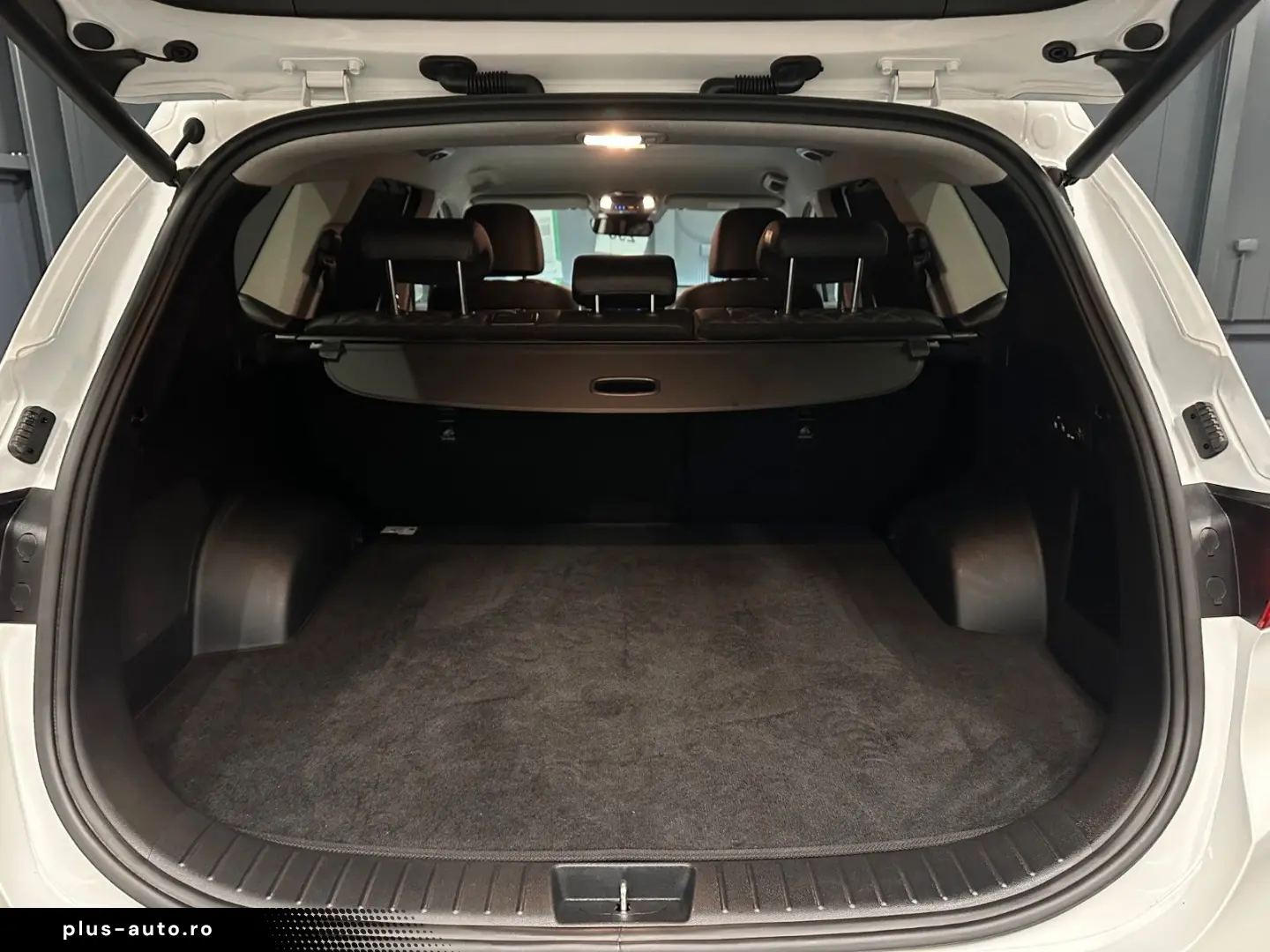 HYUNDAI Santa Fe Prime Hybrid  nur 16.000 km 19Zoll 360