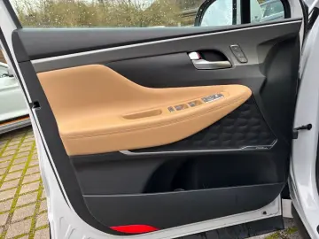 HYUNDAI SANTA FE 1.6 Plugin-Hybrid 4WD Signature  LED KR