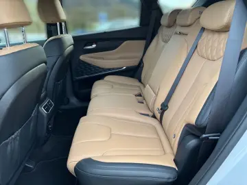 HYUNDAI SANTA FE 1.6 Plugin-Hybrid 4WD Signature  LED KR