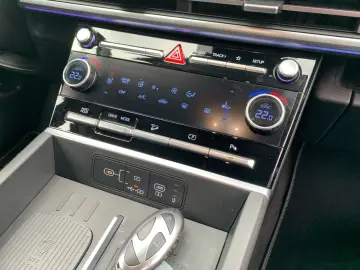 HYUNDAI SANTA FE 1.6T-GDI Signature Hybrid Digital Key