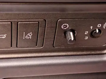 Land-Rover Range-Rover-Evoque Gen-I-2012-2018