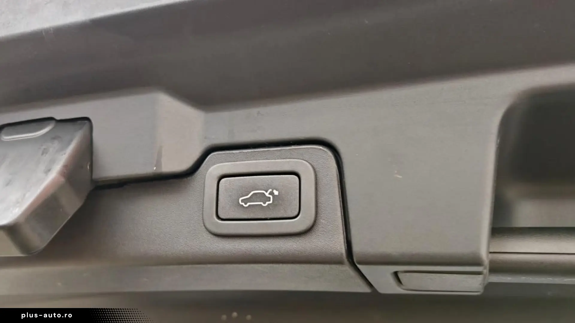 Land-Rover Range-Rover-Evoque Gen-I-2012-2018