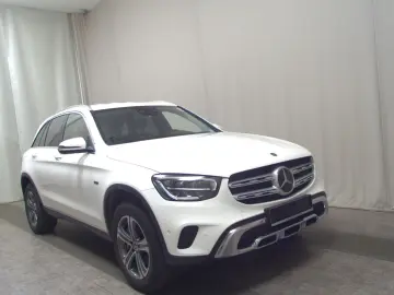 MERCEDES-BENZ GLC 300 e 4M