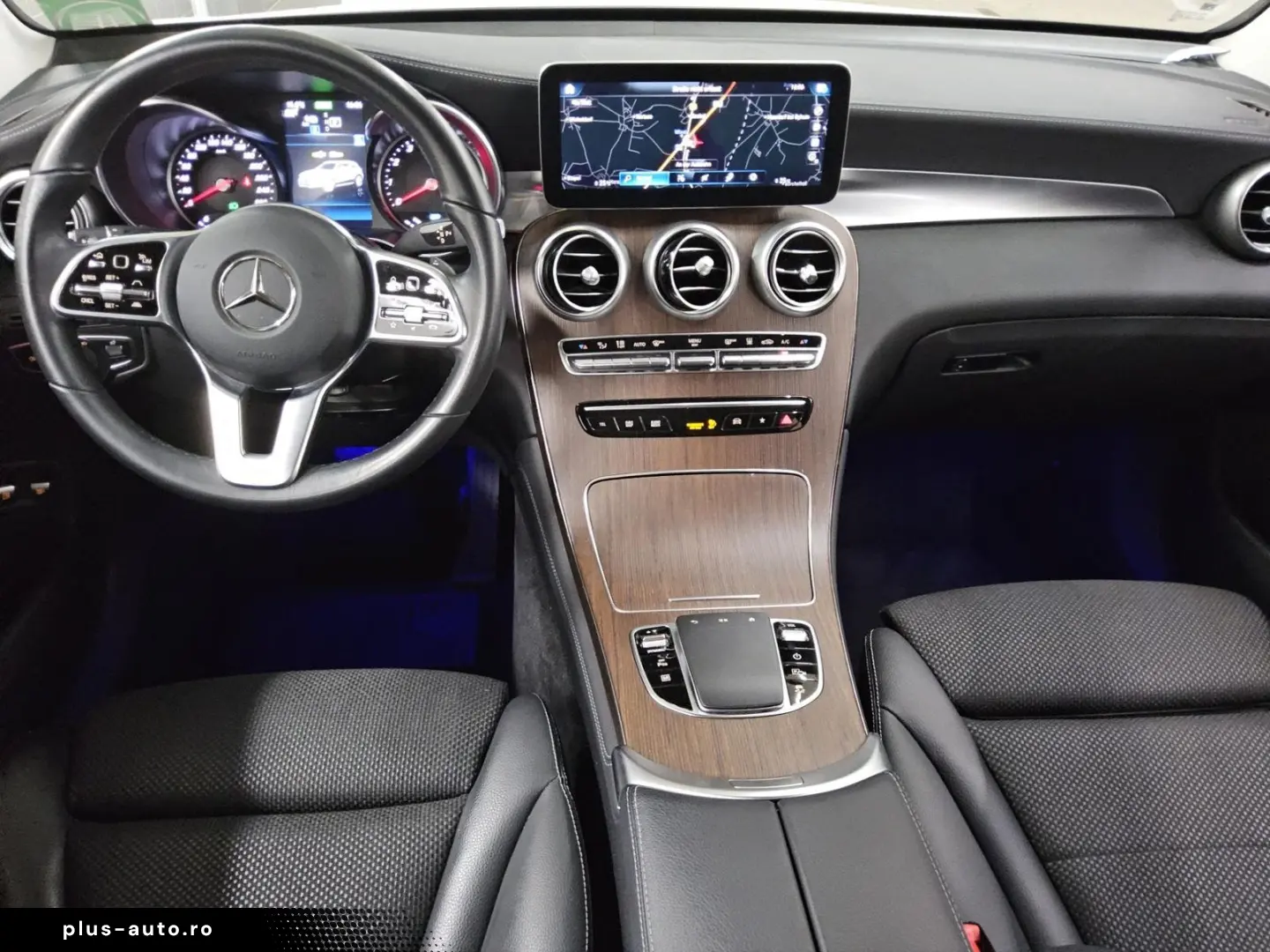 MERCEDES-BENZ GLC 300 e 4M