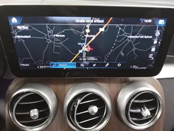 MERCEDES-BENZ GLC 300 e 4M