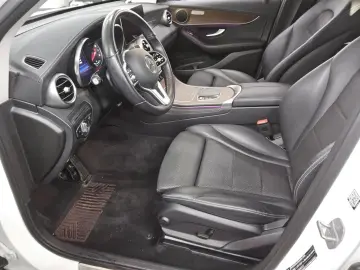 MERCEDES-BENZ GLC 300 e 4M