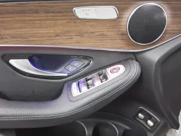 MERCEDES-BENZ GLC 300 e 4M