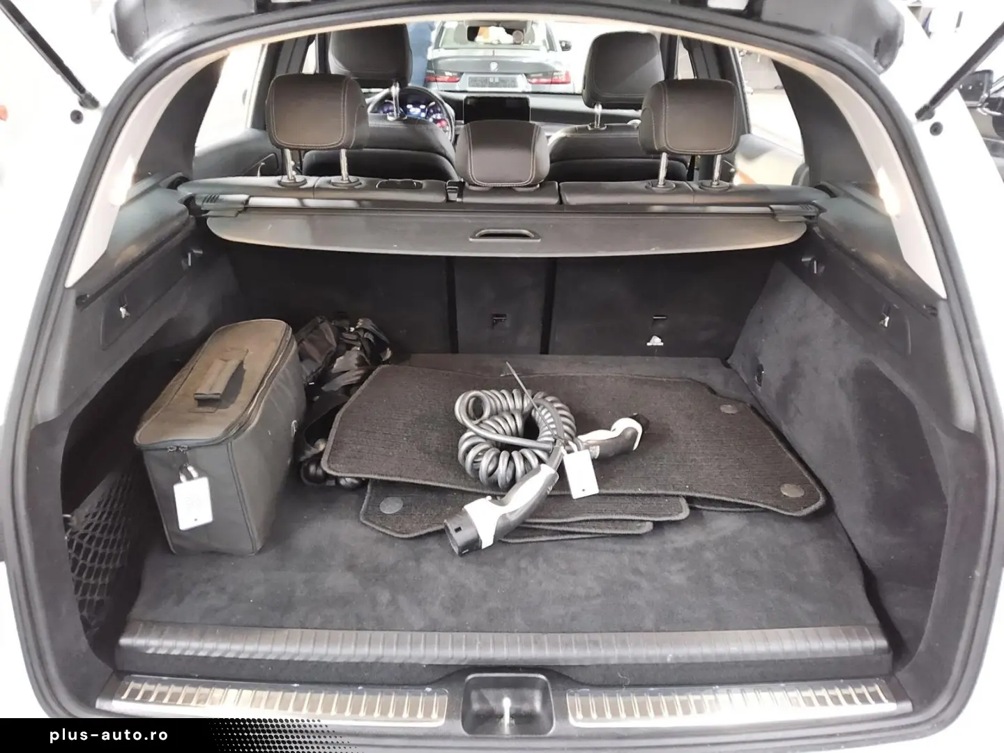 MERCEDES-BENZ GLC 300 e 4M