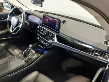 BMW 520d LuxuryLine HUD  ACC  Laser   Trapa   Scaune Comfort