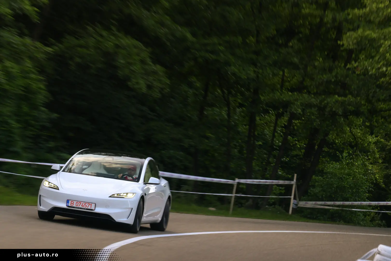 Tesla Model 3 PERFORMANCE - Highland