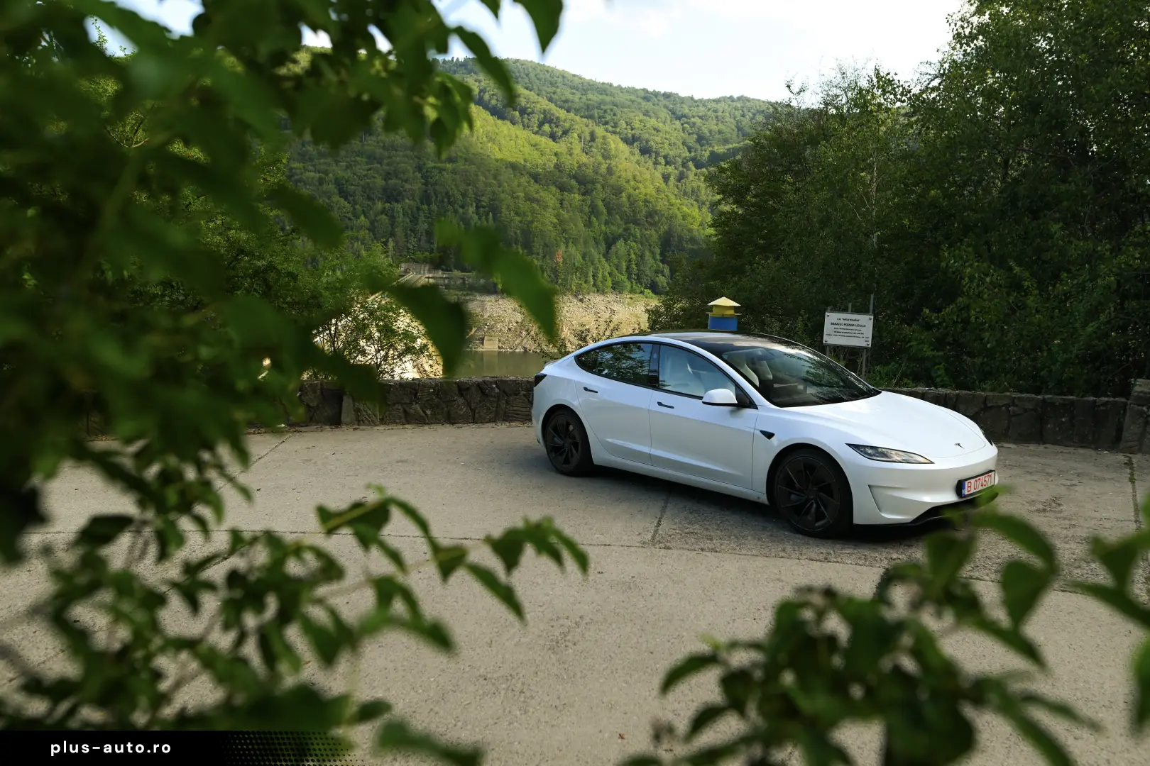 Tesla Model 3 PERFORMANCE - Highland