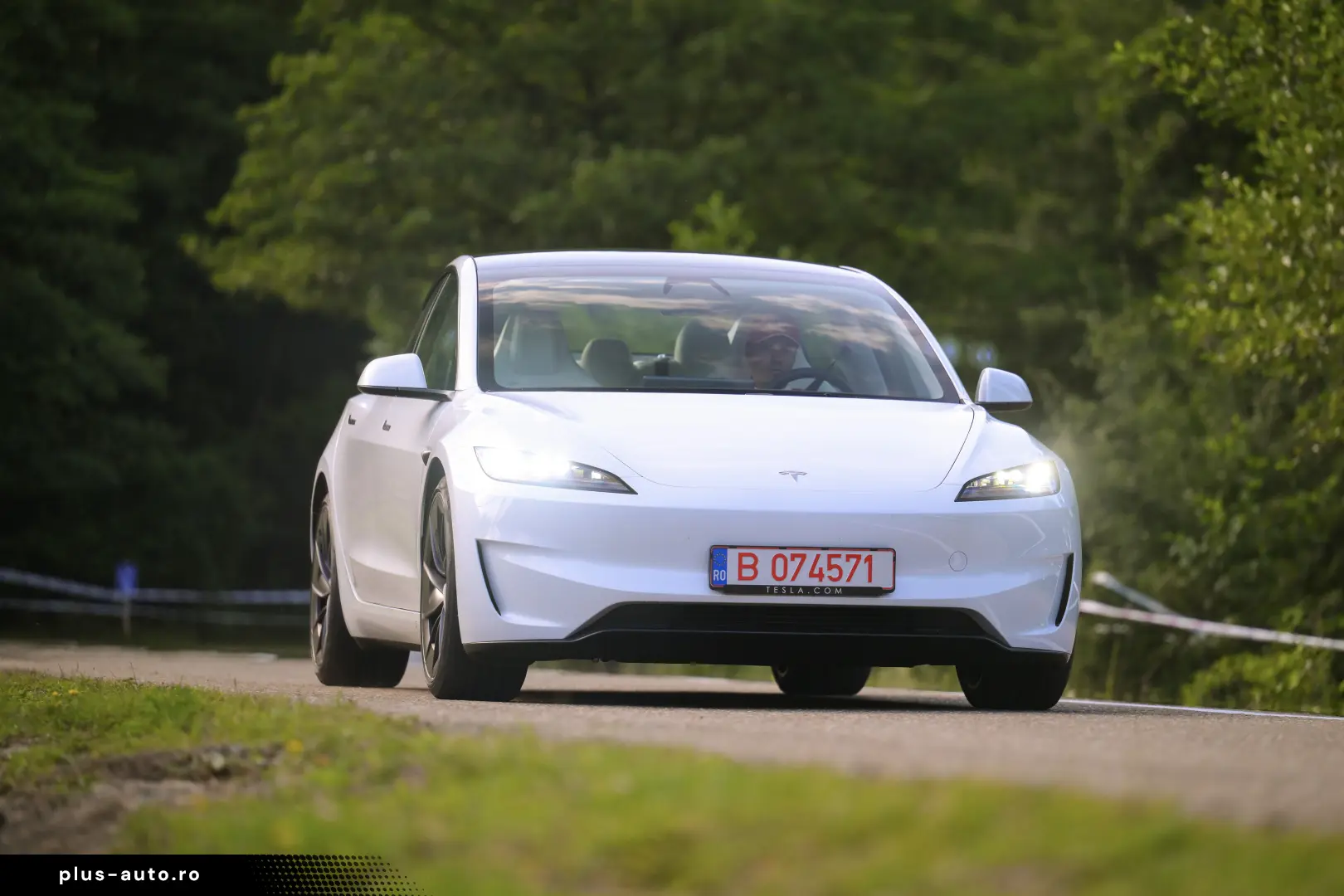 Tesla Model 3 PERFORMANCE - Highland