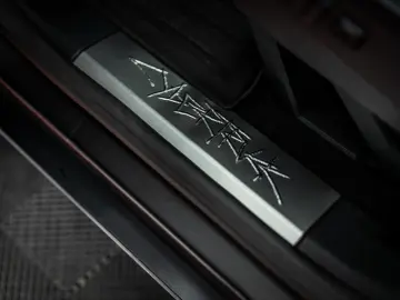 TESLA CYBERTRUCK - Este In Romania  diponibil imediat