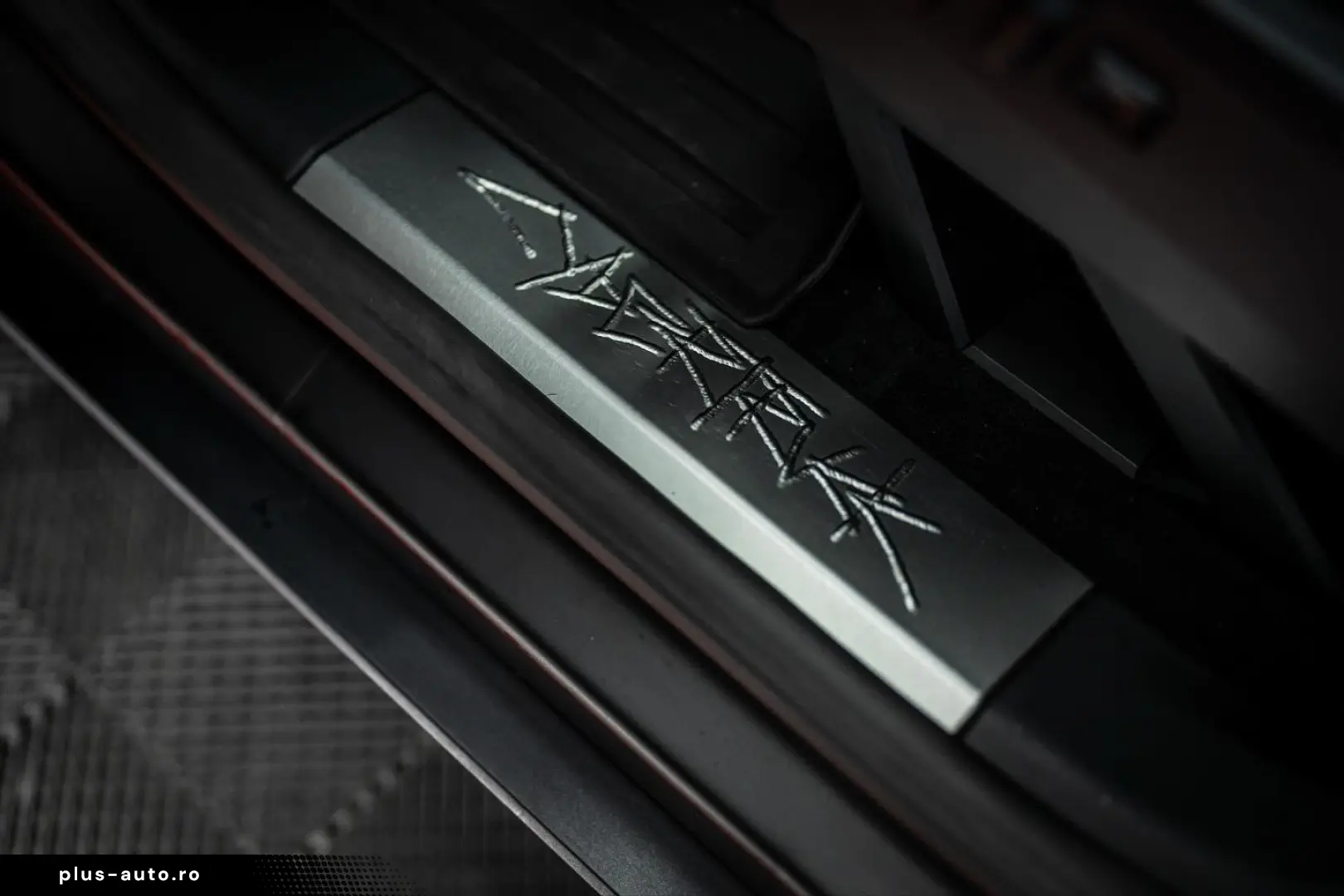 TESLA CYBERTRUCK - Este In Romania  diponibil imediat