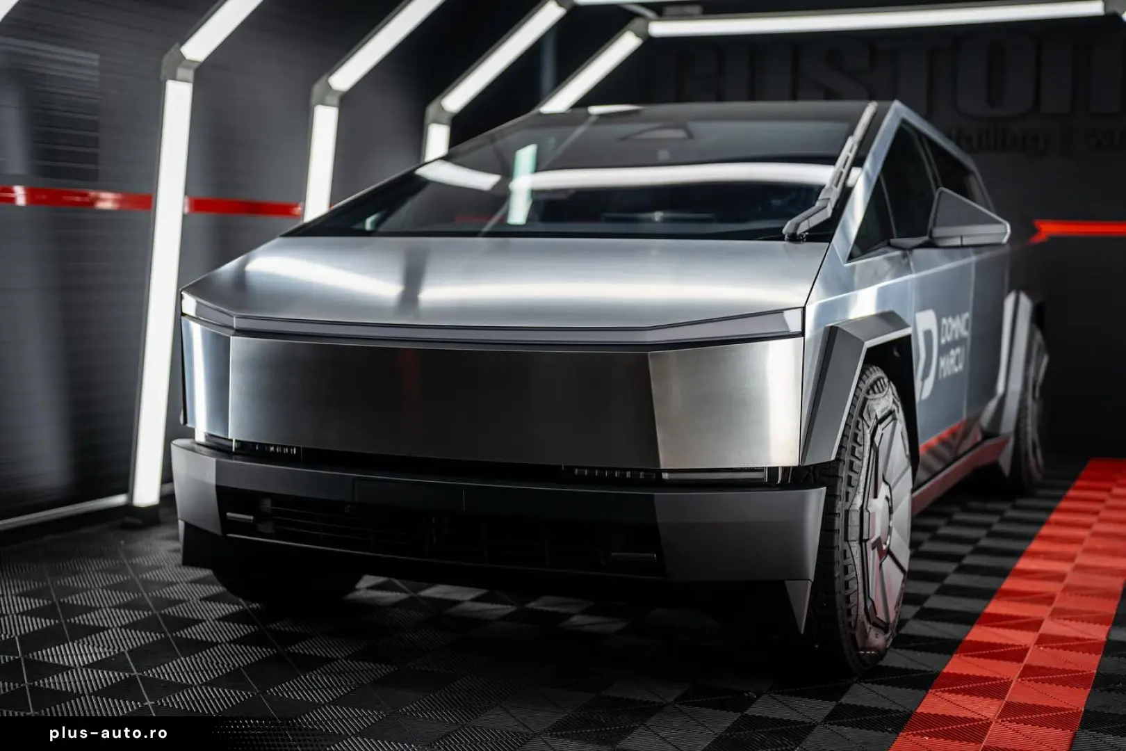 TESLA CYBERTRUCK - Este In Romania  diponibil imediat