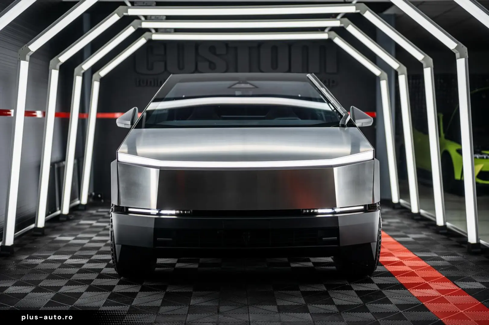 TESLA CYBERTRUCK - Este In Romania  diponibil imediat