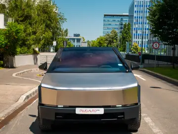 TESLA CYBERTRUCK - Este In Romania  diponibil imediat
