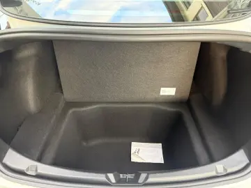 Tesla Model 3 Performance -  posibilitatea leasing