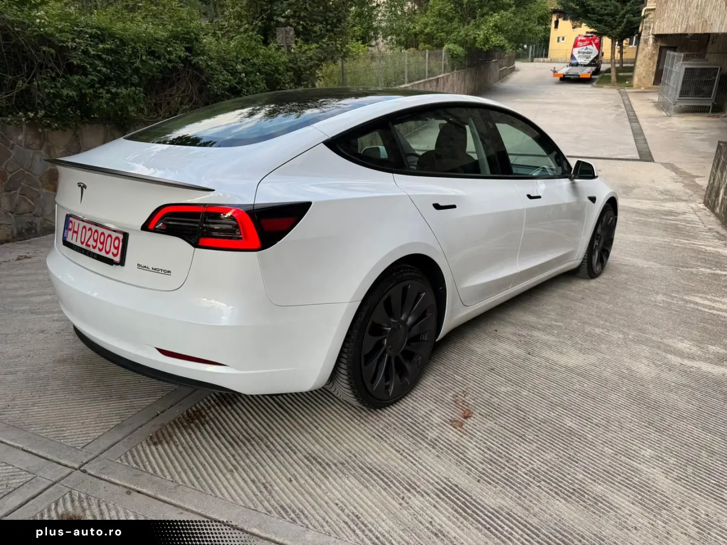 Tesla Model 3 Performance -  posibilitatea leasing