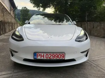 Tesla Model 3 Performance -  posibilitatea leasing