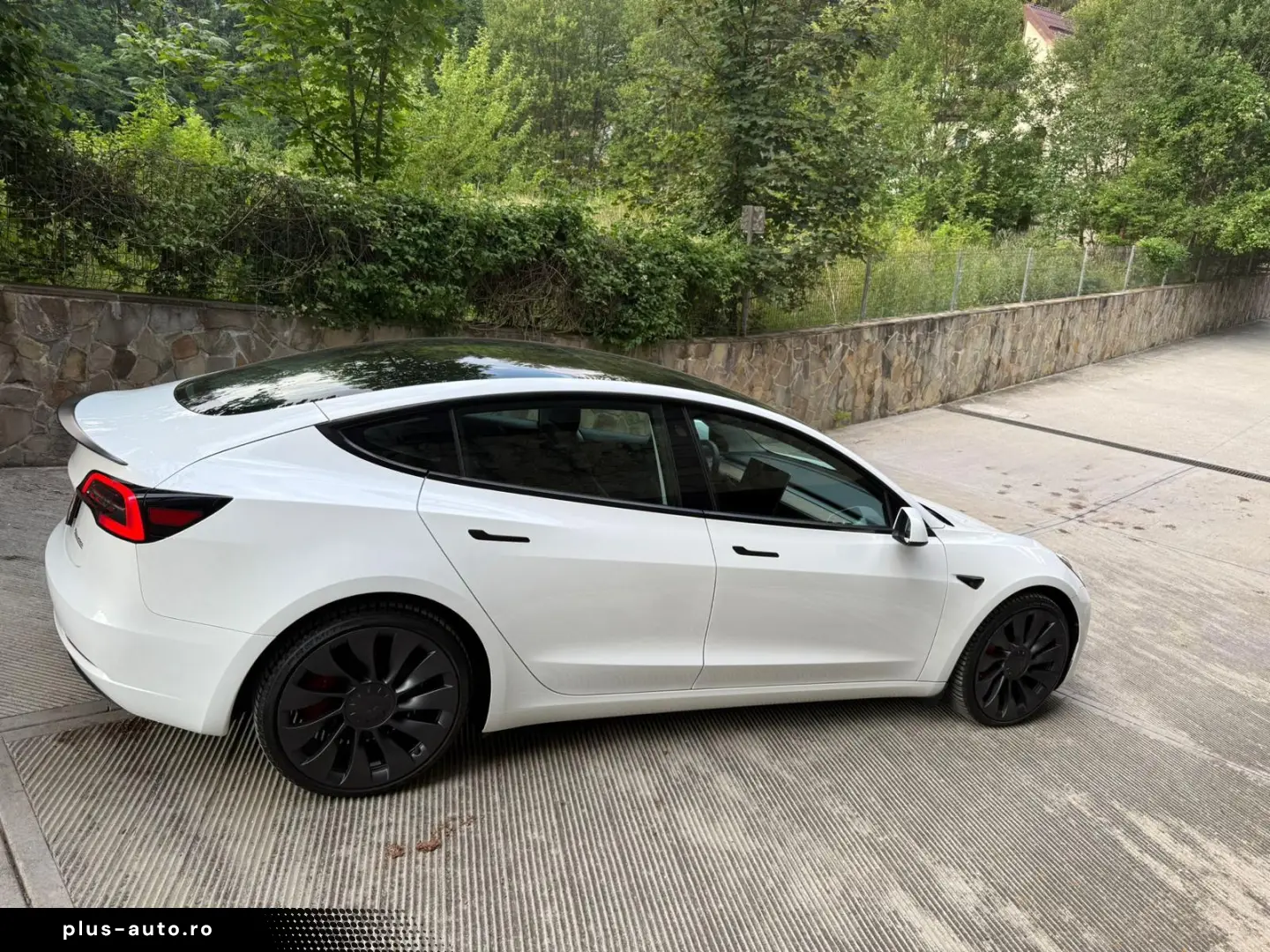 Tesla Model 3 Performance -  posibilitatea leasing