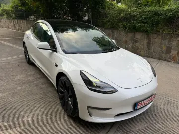 Tesla Model 3 Performance -  posibilitatea leasing