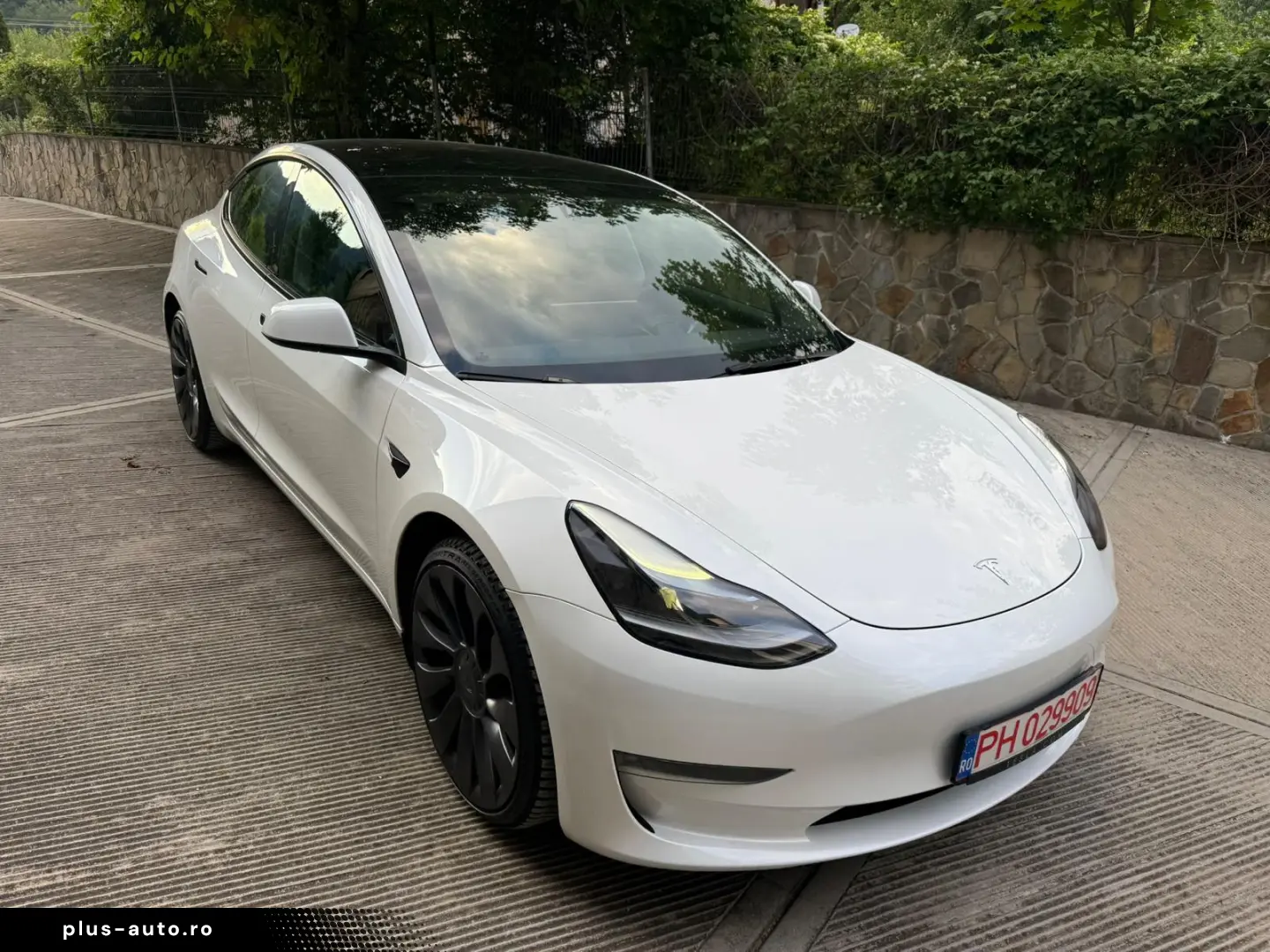 Tesla Model 3 Performance -  posibilitatea leasing