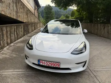 Tesla Model 3 Performance -  posibilitatea leasing