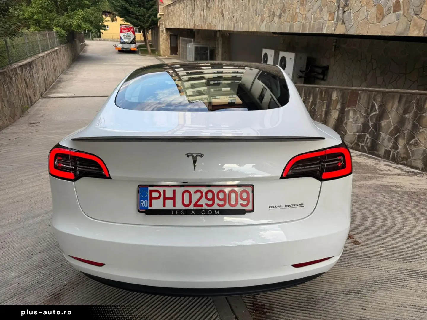 Tesla Model 3 Performance -  posibilitatea leasing