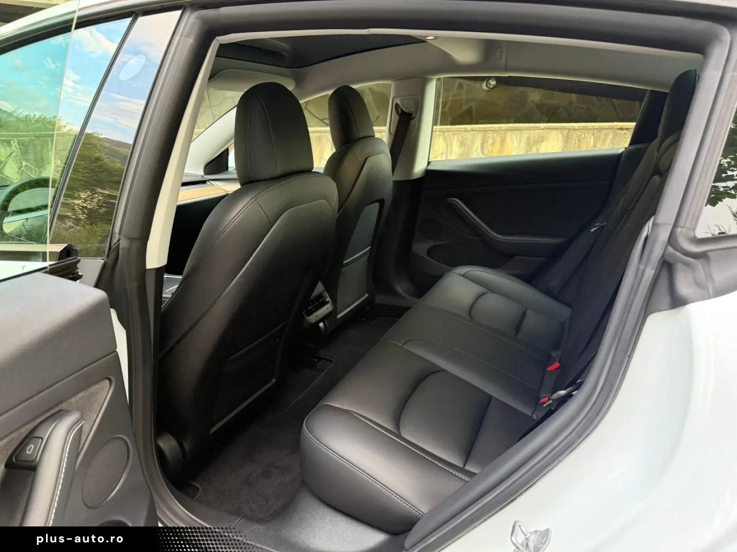 Tesla Model 3 Performance -  posibilitatea leasing