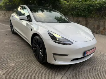 Tesla Model 3 Performance -  posibilitatea leasing