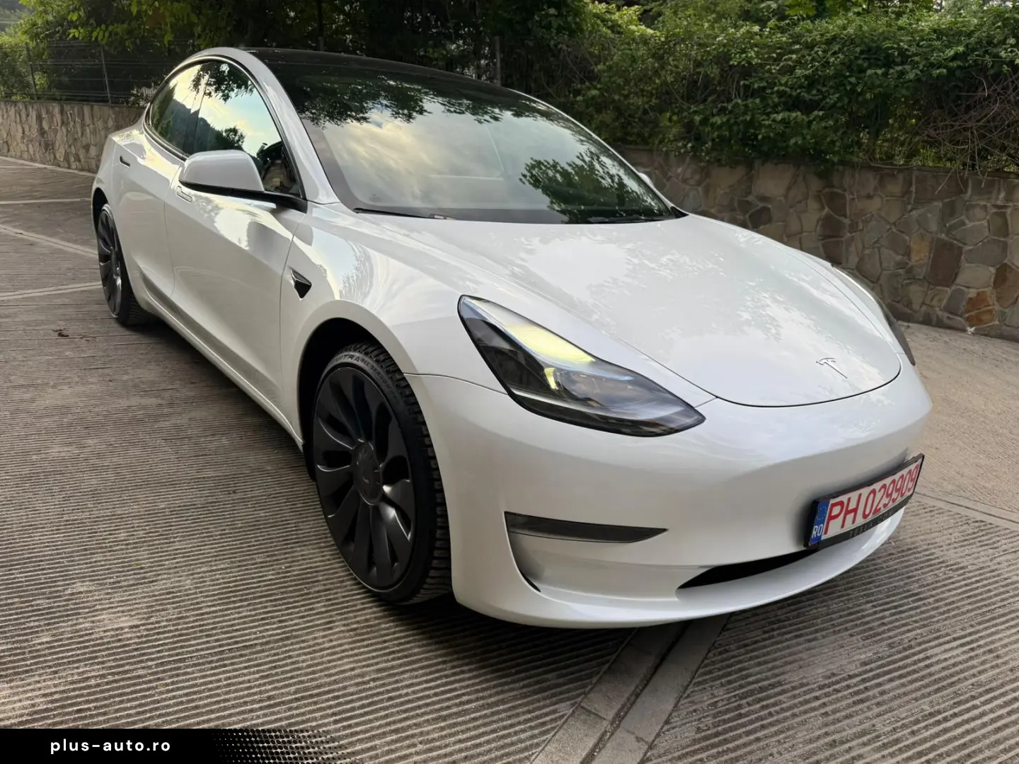 Tesla Model 3 Performance -  posibilitatea leasing