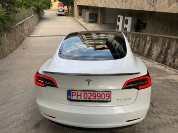 Tesla Model 3 Performance -  posibilitatea leasing