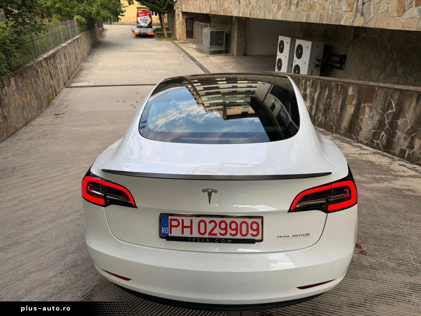 Tesla Model 3 Performance -  posibilitatea leasing