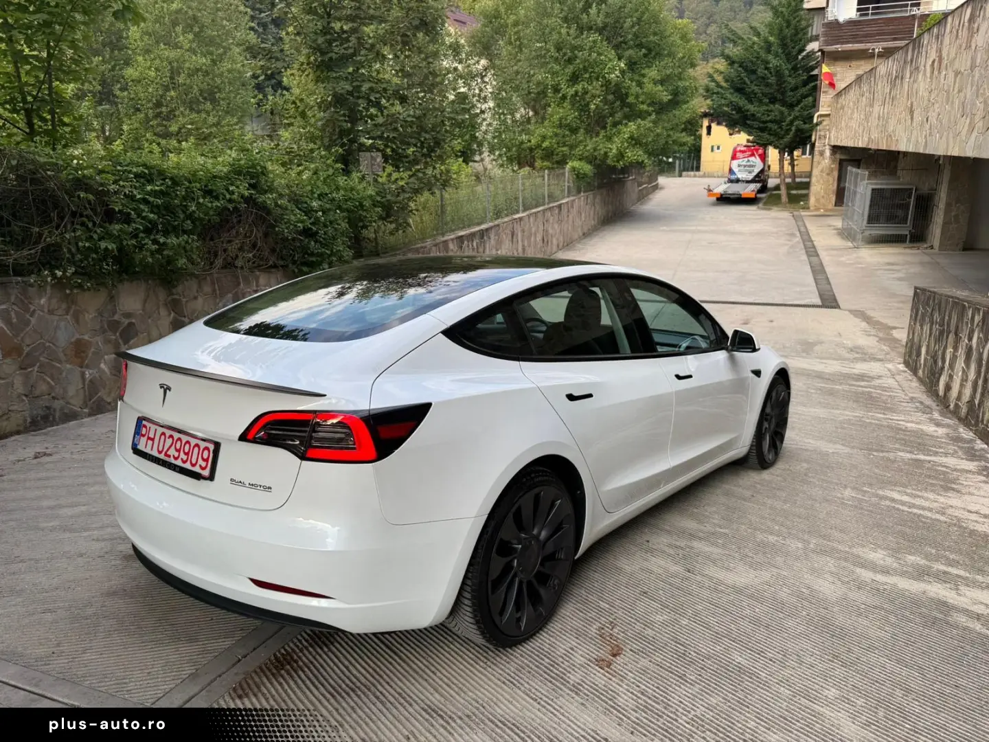 Tesla Model 3 Performance -  posibilitatea leasing