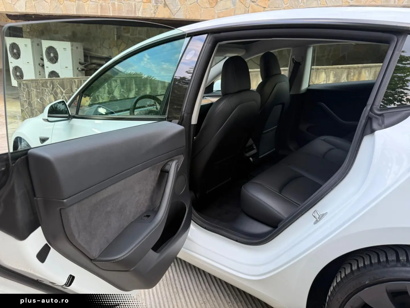 Tesla Model 3 Performance -  posibilitatea leasing