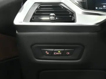 BMW X5 40i M-Sport Pro MASSAGE INTEGRAL PANO-SKY H&K