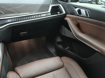 BMW X5 40i M-Sport Pro MASSAGE INTEGRAL PANO-SKY H&K