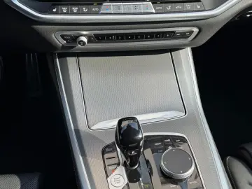 BMW X5 M50i DAProf. PA  PANO AHK H K LASER ALARM