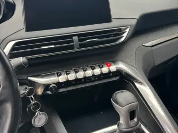 Peugeot 5008 2018 1.6