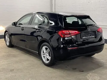 MERCEDES-BENZ A 180 d 8G-DCT Entry  DAB   MBUX   Sitzheizung