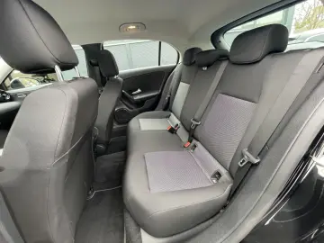 MERCEDES-BENZ A 180 d 8G-DCT Entry  DAB   MBUX   Sitzheizung