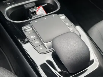 MERCEDES-BENZ A 180 d 8G-DCT Entry  DAB   MBUX   Sitzheizung