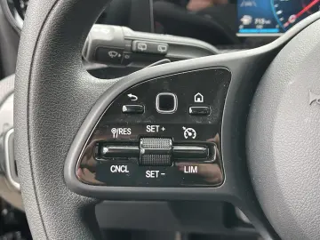 MERCEDES-BENZ A 180 d 8G-DCT Entry  DAB   MBUX   Sitzheizung