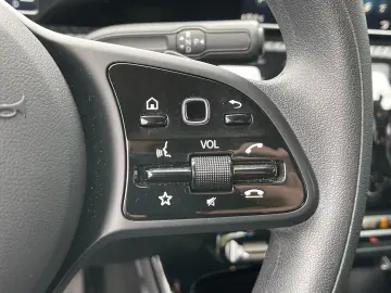 MERCEDES-BENZ A 180 d 8G-DCT Entry  DAB   MBUX   Sitzheizung