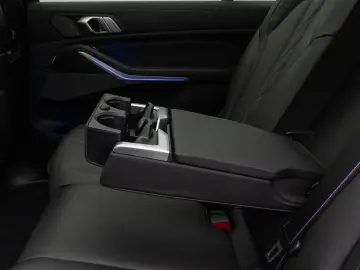 BMW X7 M60i xD Panorama 360  HUD DAB H K SoftCL22